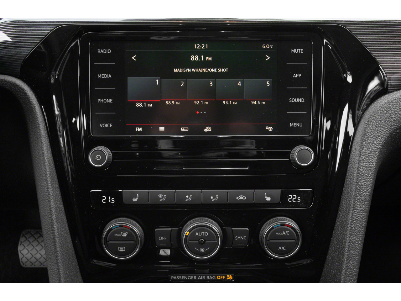 2022 Volkswagen Passat 2.0T SE