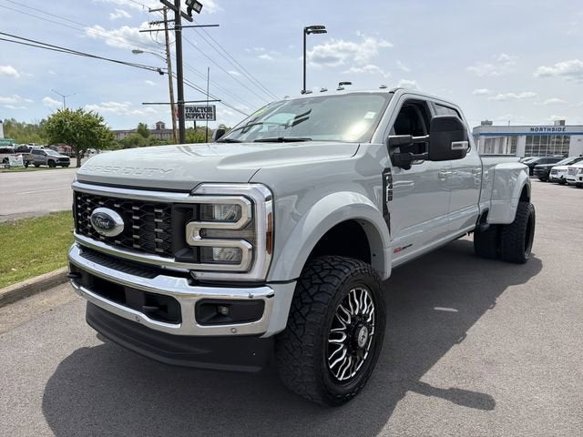 2025 Ford F-450 XL 4x4 Crew Cab 8' Box DRW's photo