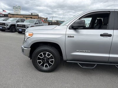 2017 Toyota Tundra 4WD SR5