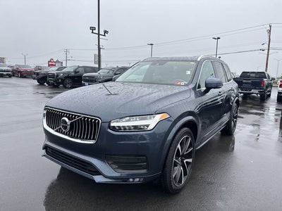 2022 Volvo XC90 Momentum