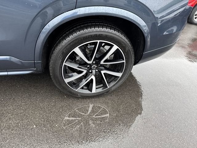 2022 Volvo XC90 Momentum