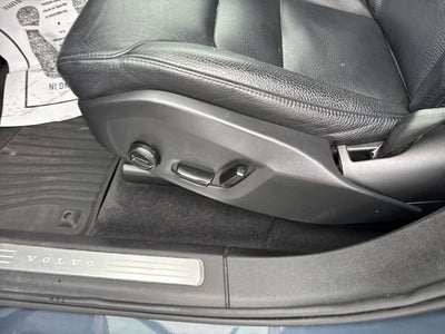 2022 Volvo XC90 Momentum