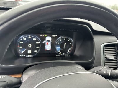 2022 Volvo XC90 Momentum