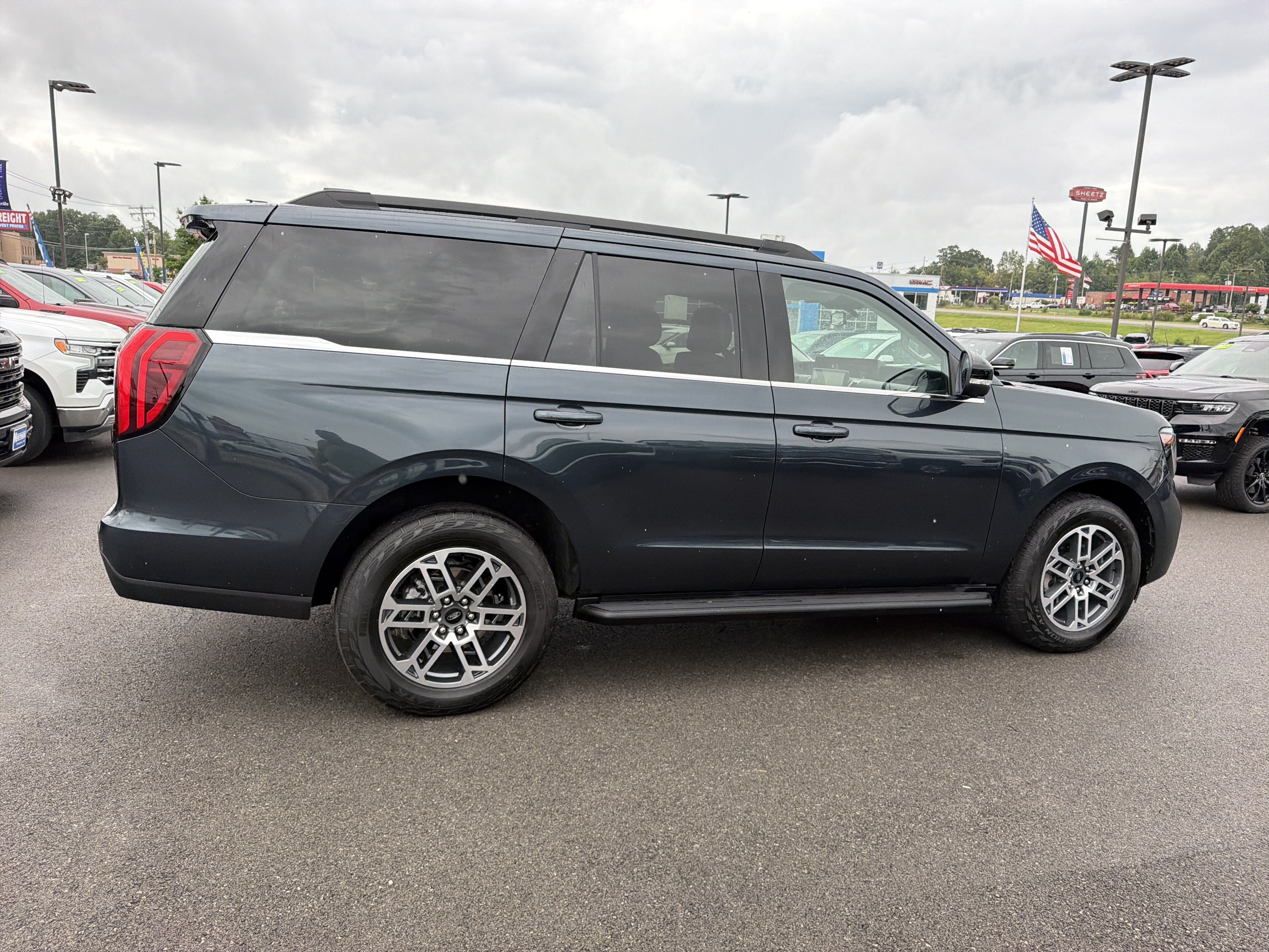 2026 Ford Expedition Active