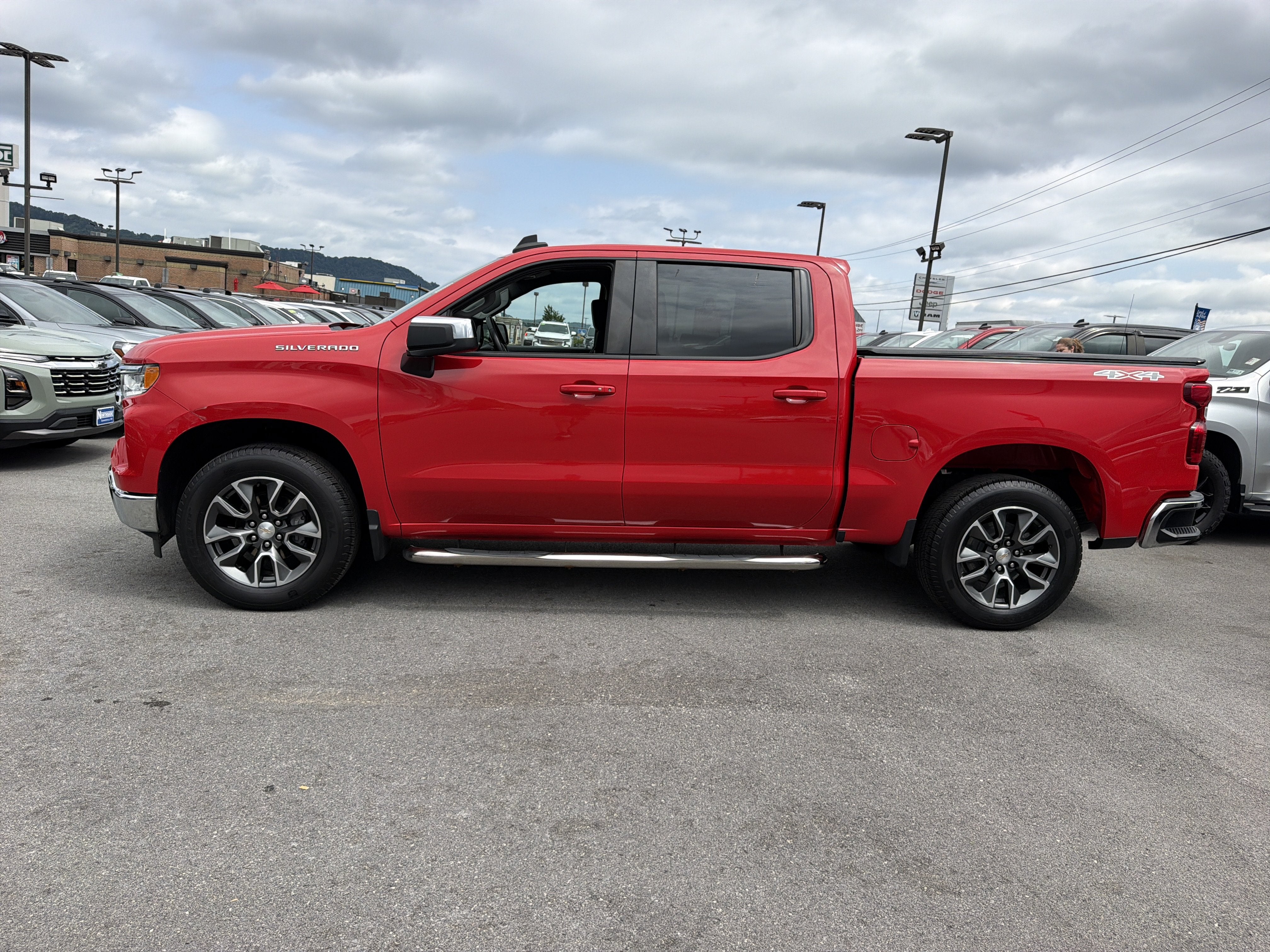 2023 Chevrolet Silverado 1500 LT (2FL)