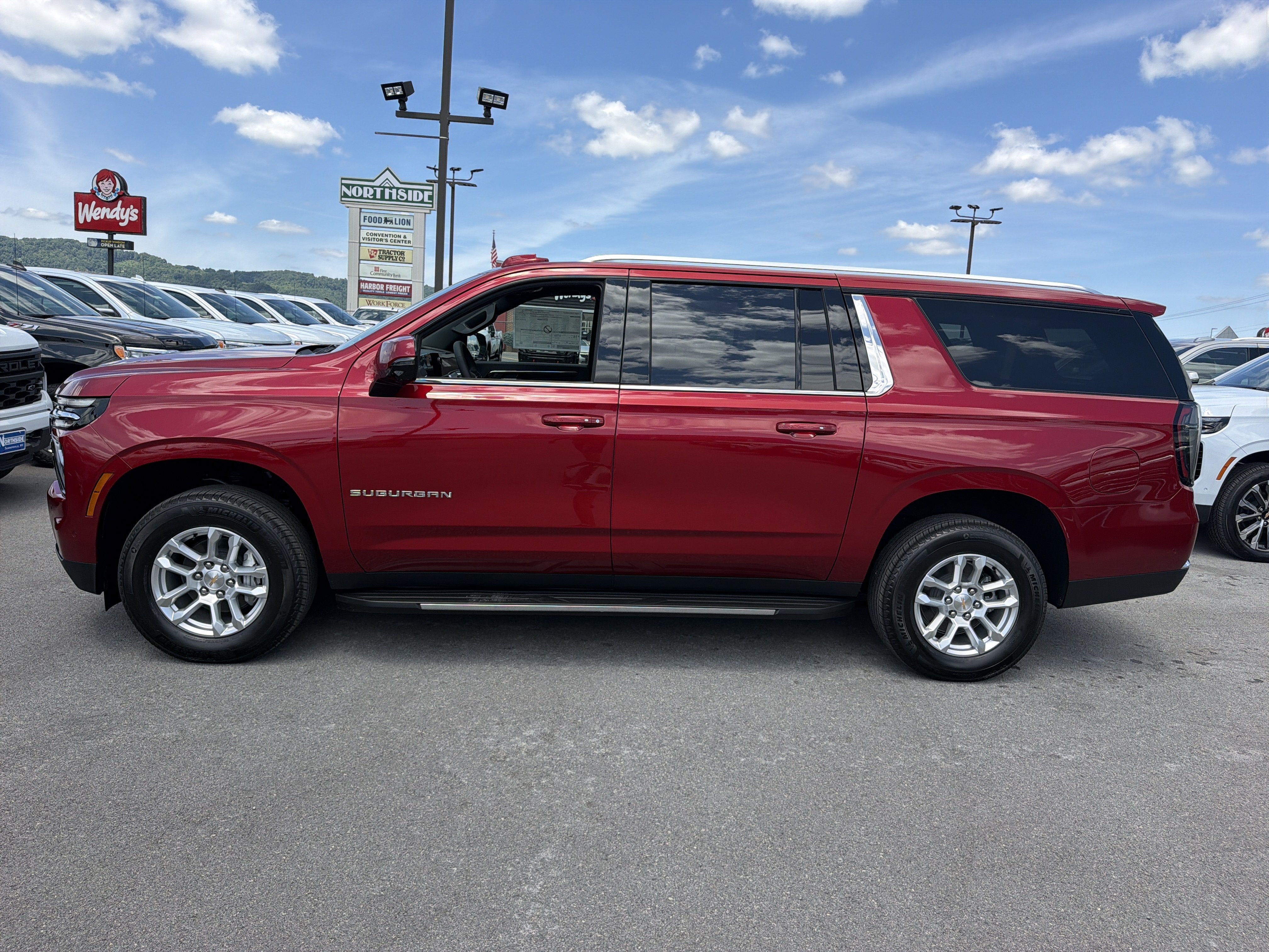 2026 Chevrolet Suburban LT