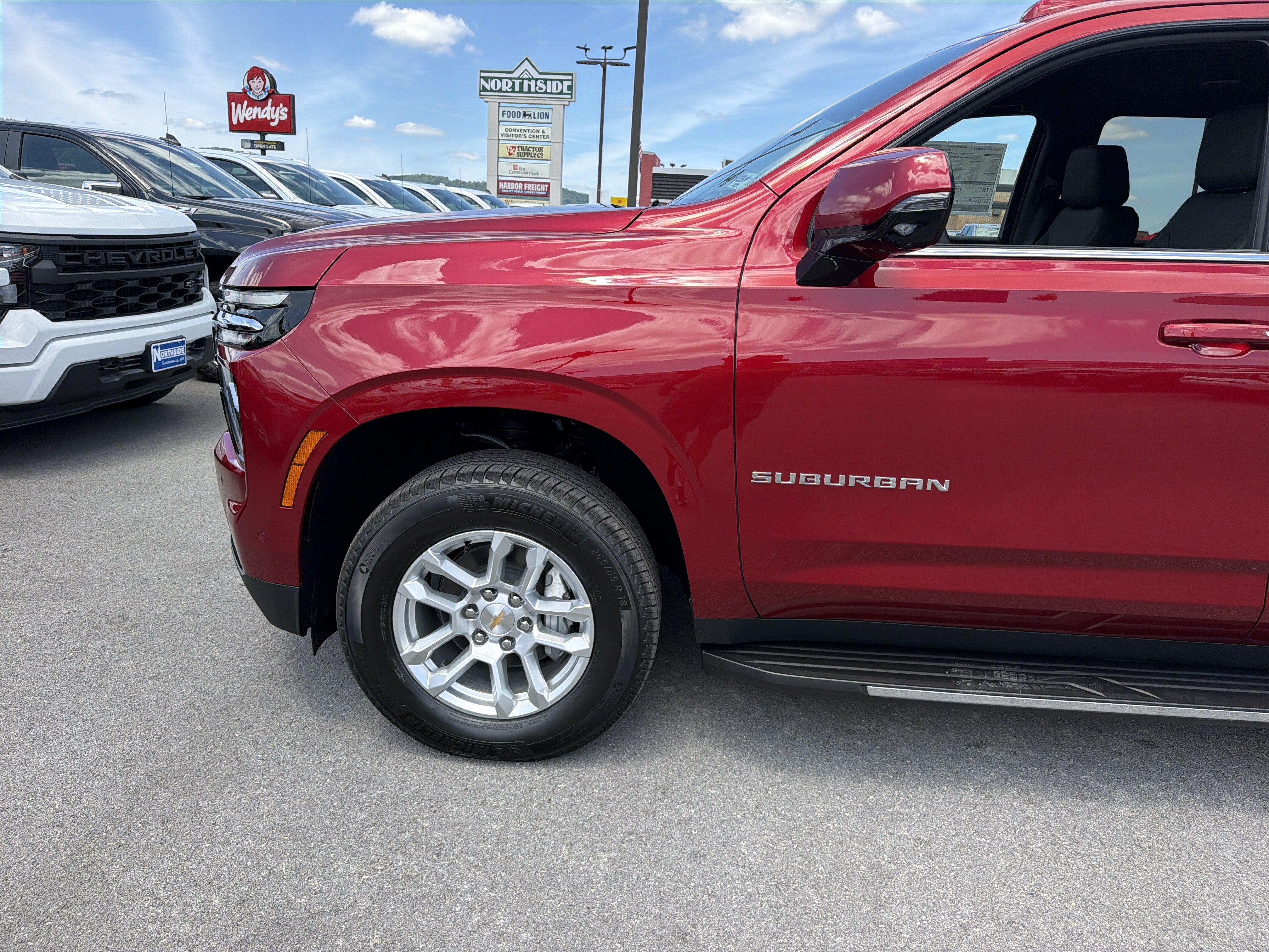 2026 Chevrolet Suburban LT