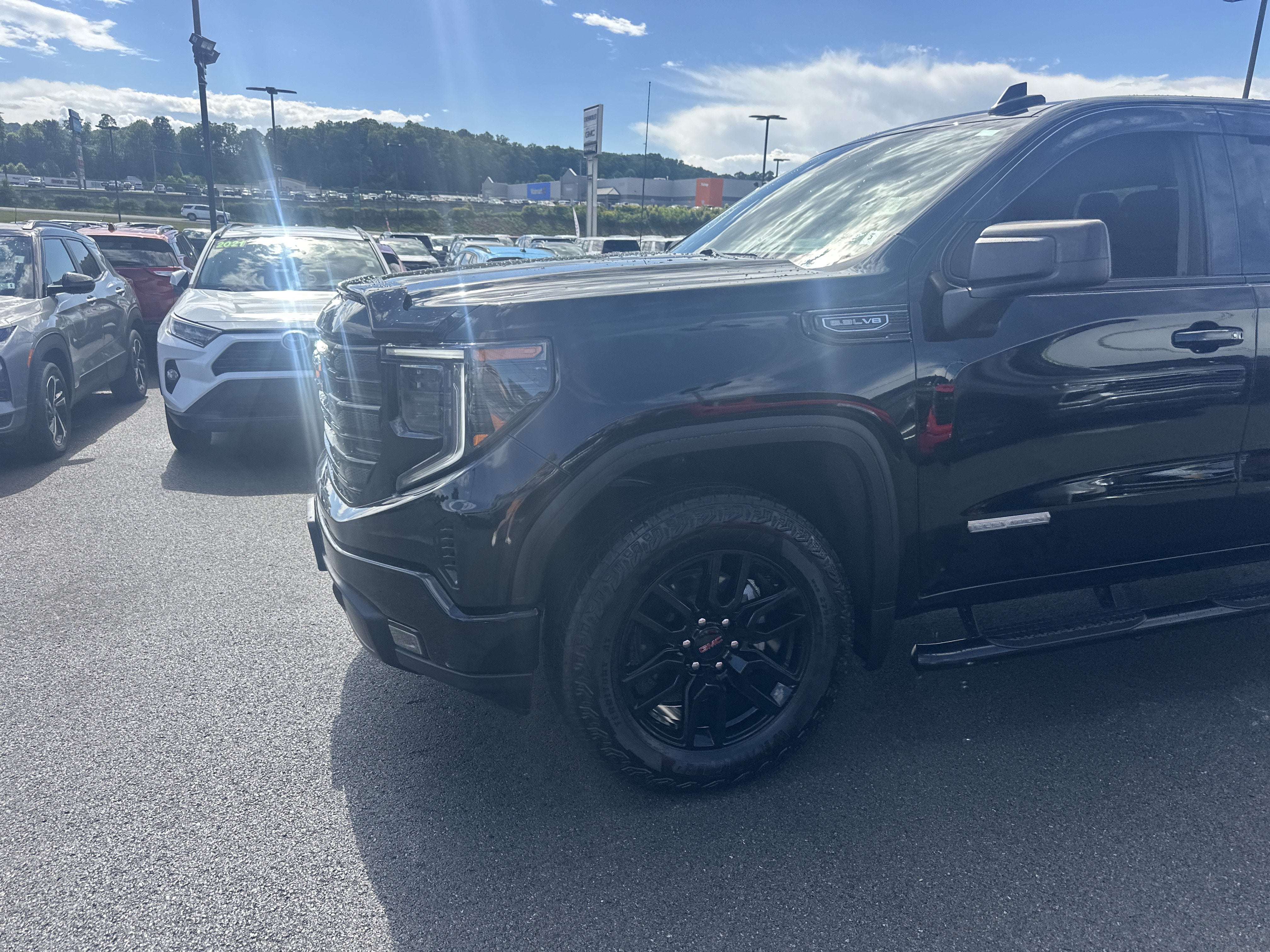 2025 GMC Sierra 1500 Elevation