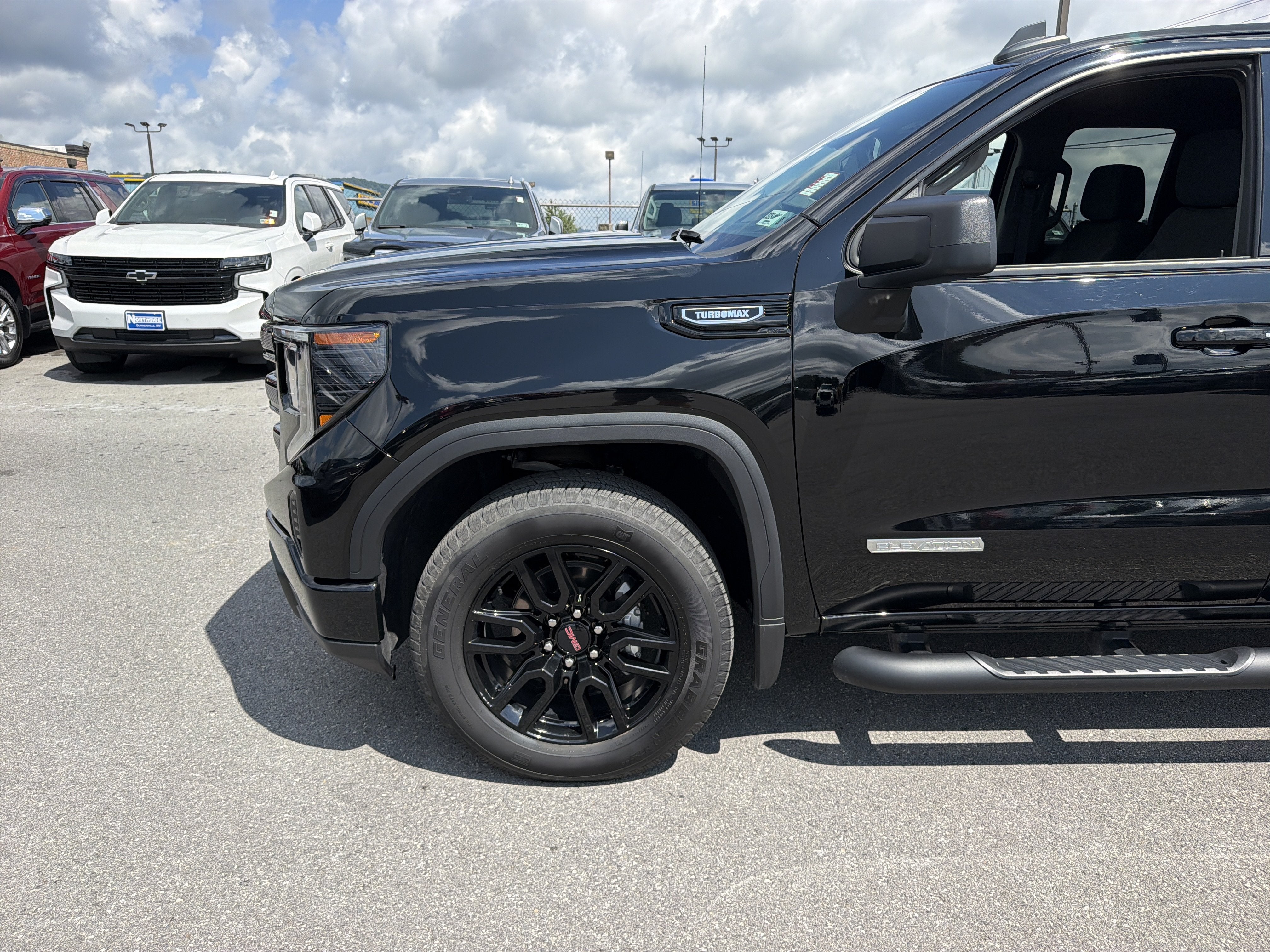2025 GMC Sierra 1500 Elevation