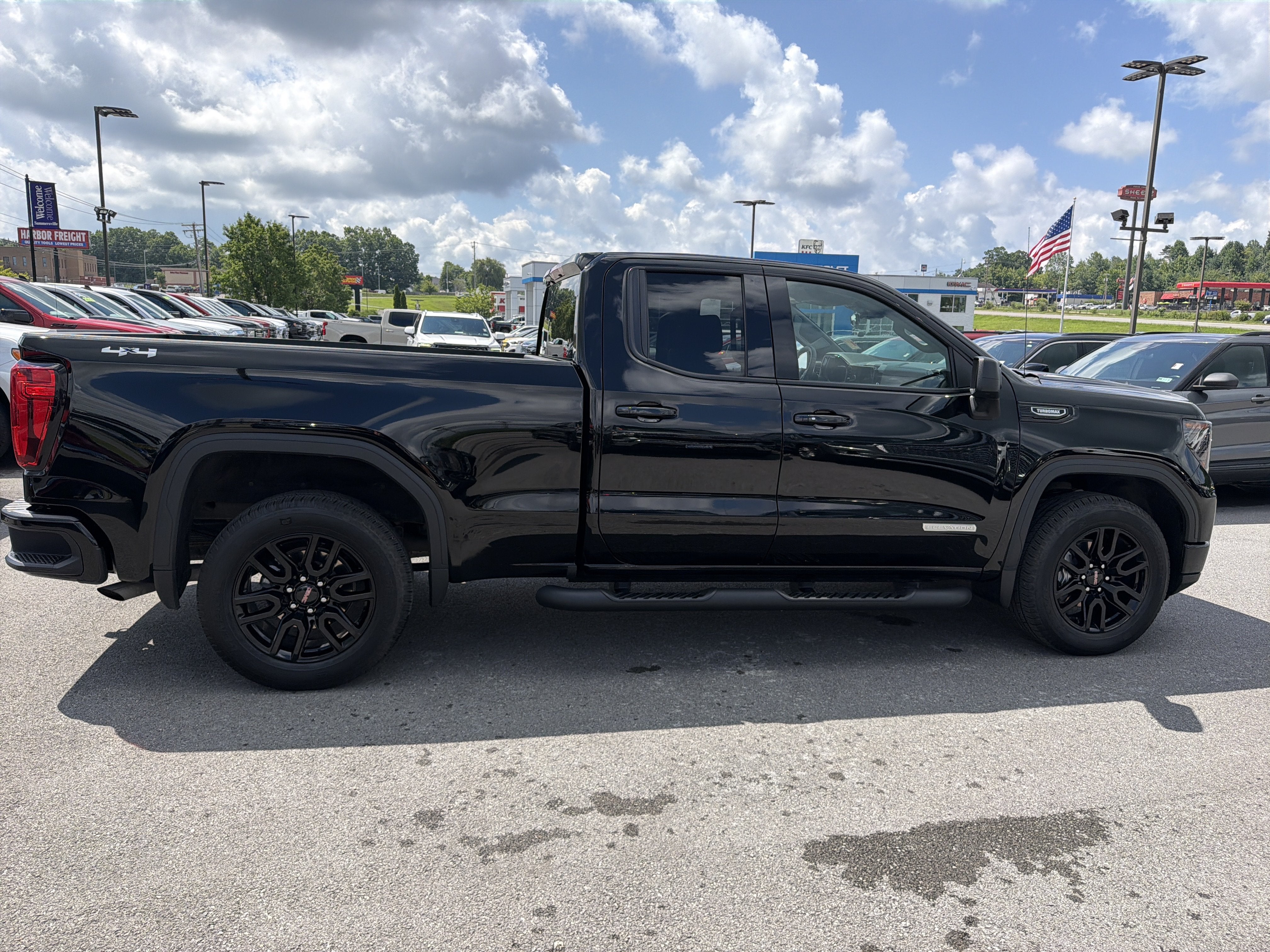 2025 GMC Sierra 1500 Elevation