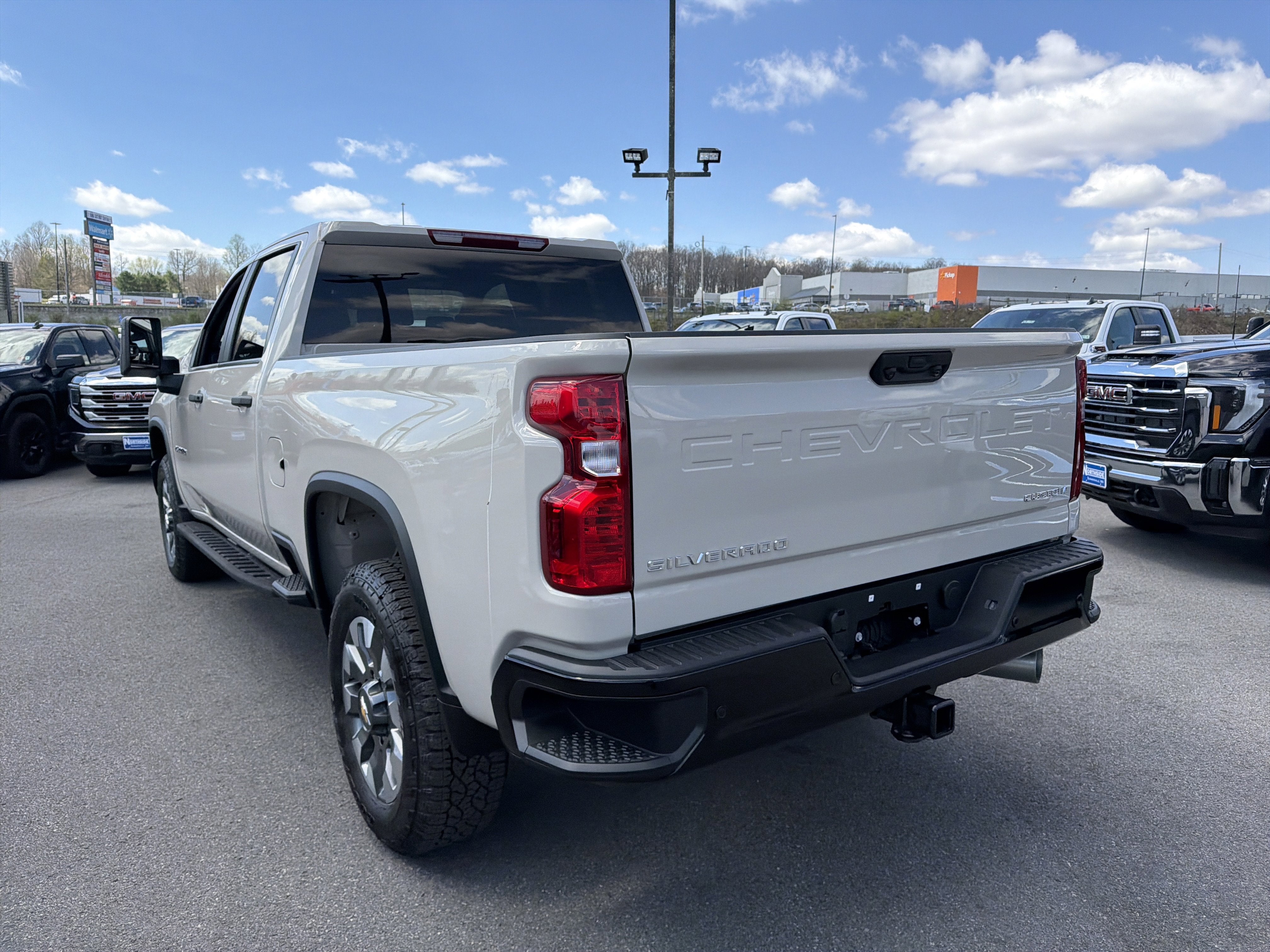 2026 Chevrolet Silverado 2500 HD Custom - Photo 9
