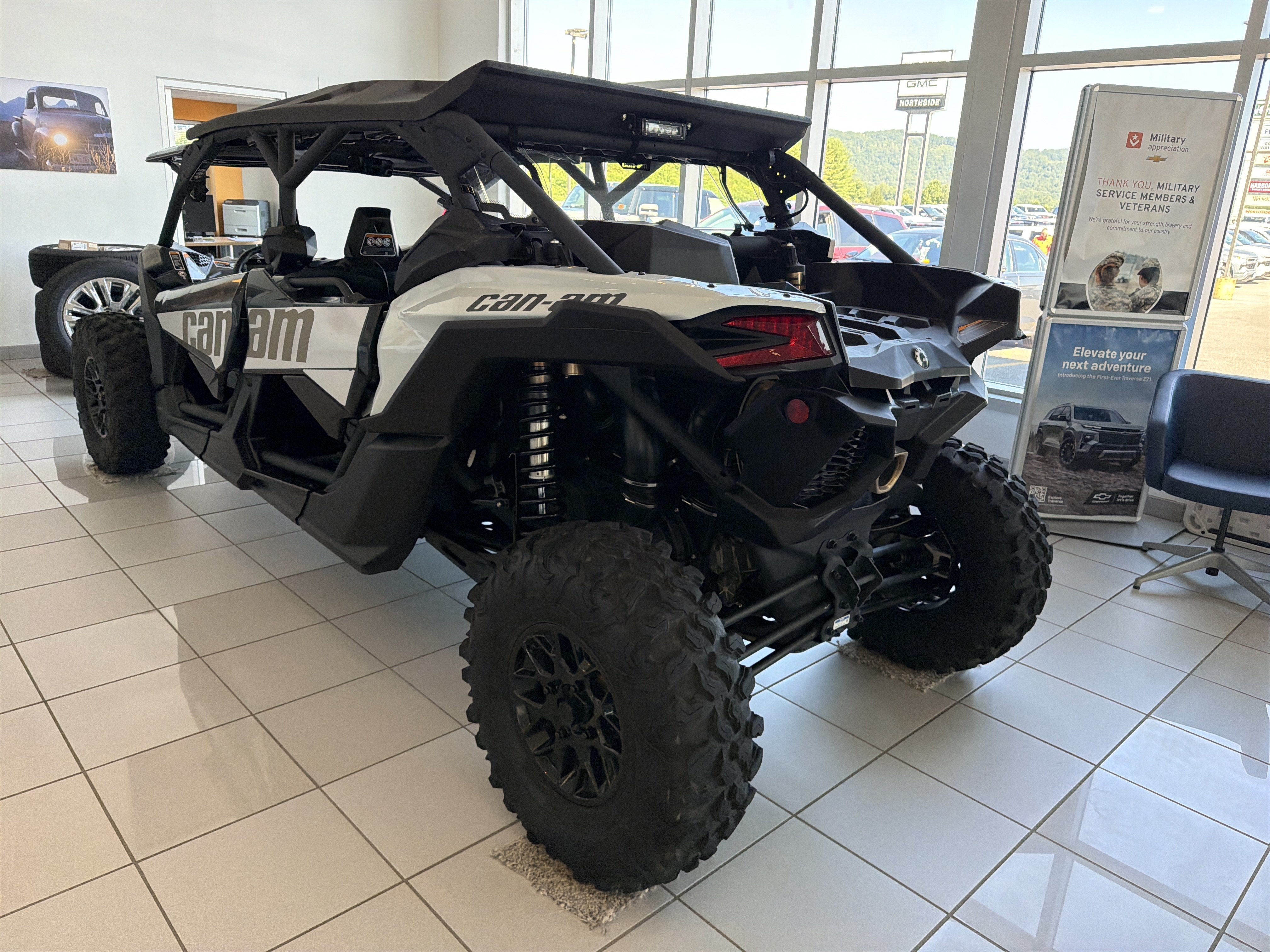 2024 BRP CAN AM DS