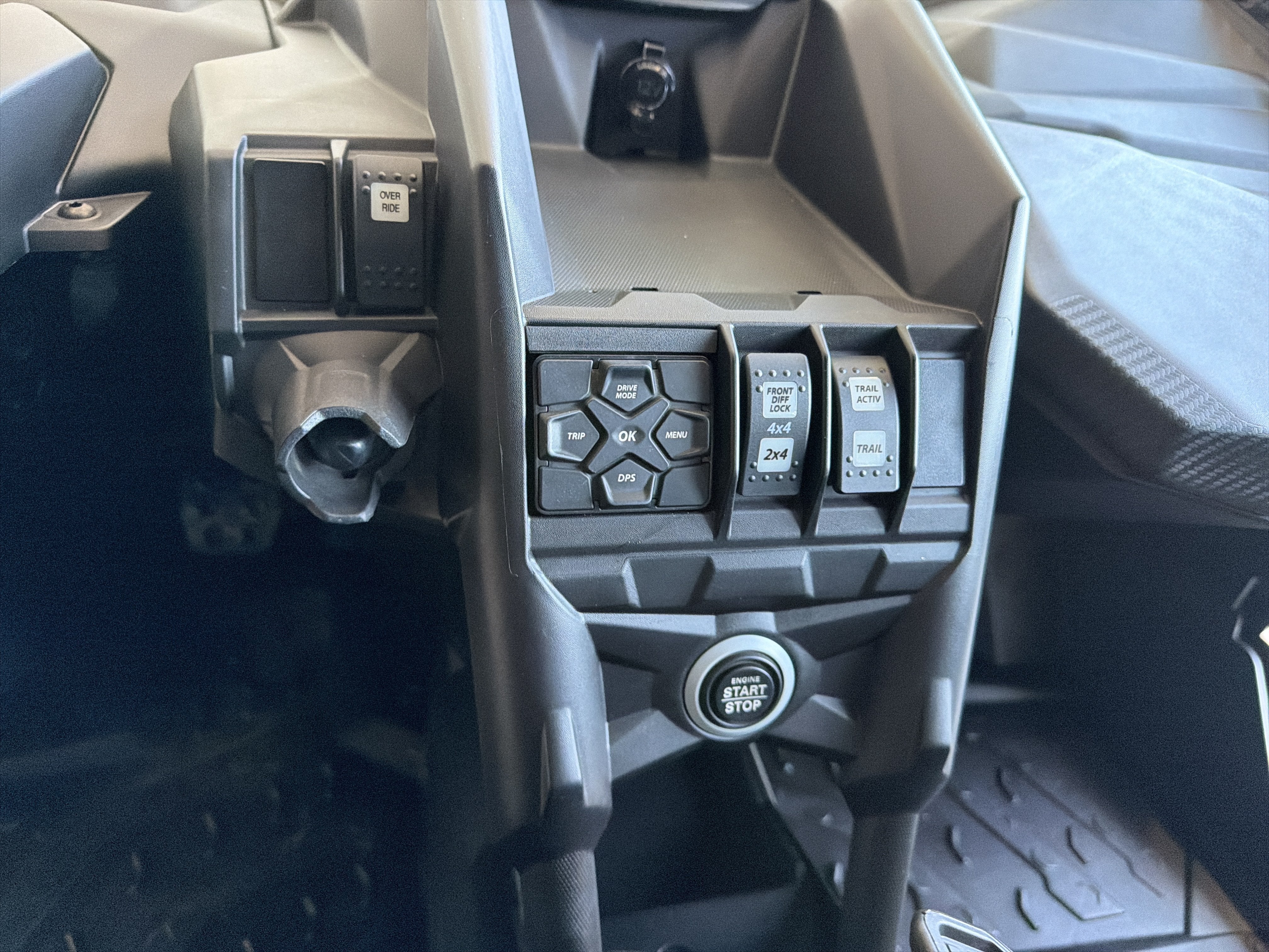 2024 BRP CAN AM DS