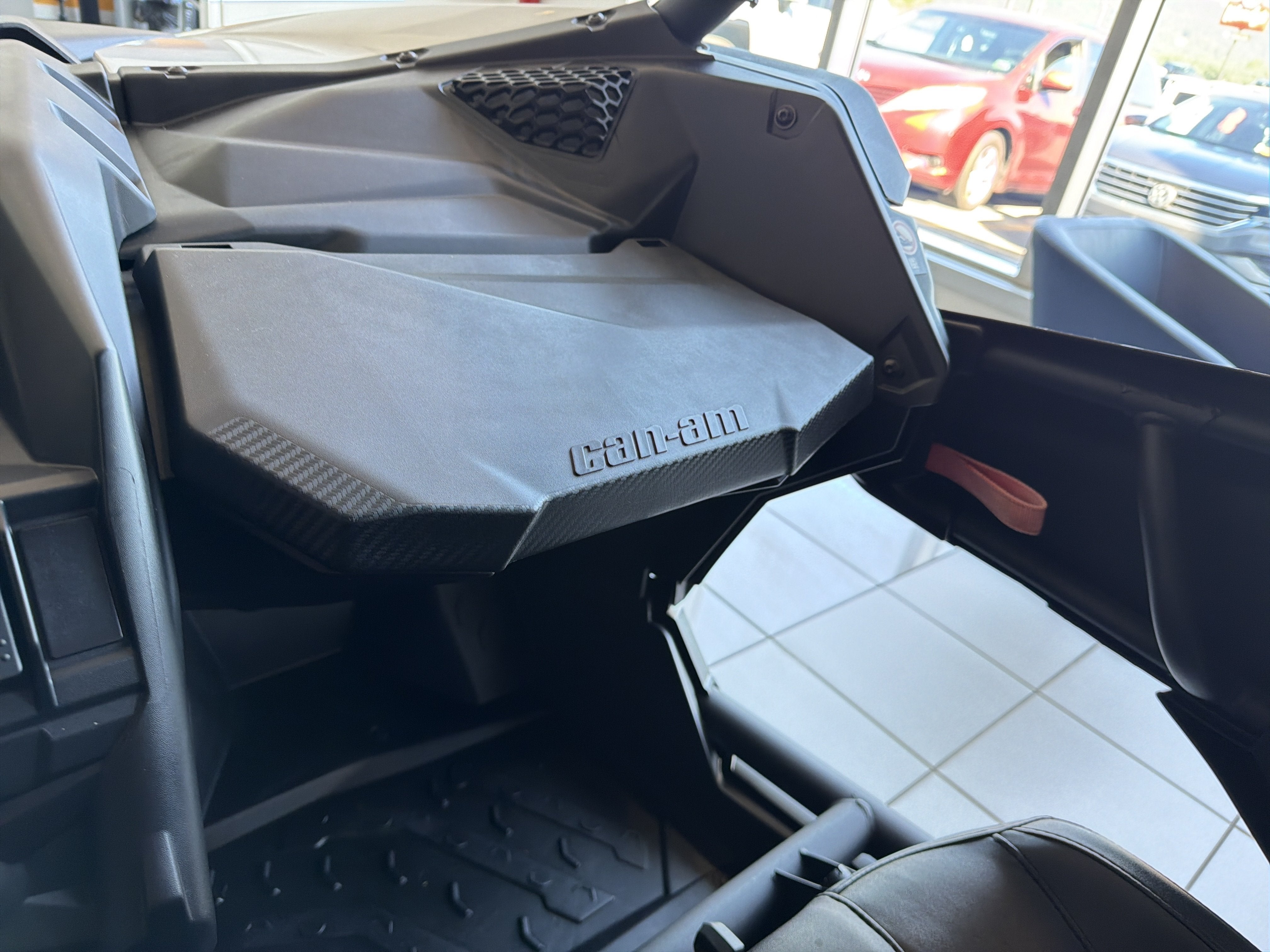 2024 BRP CAN AM DS