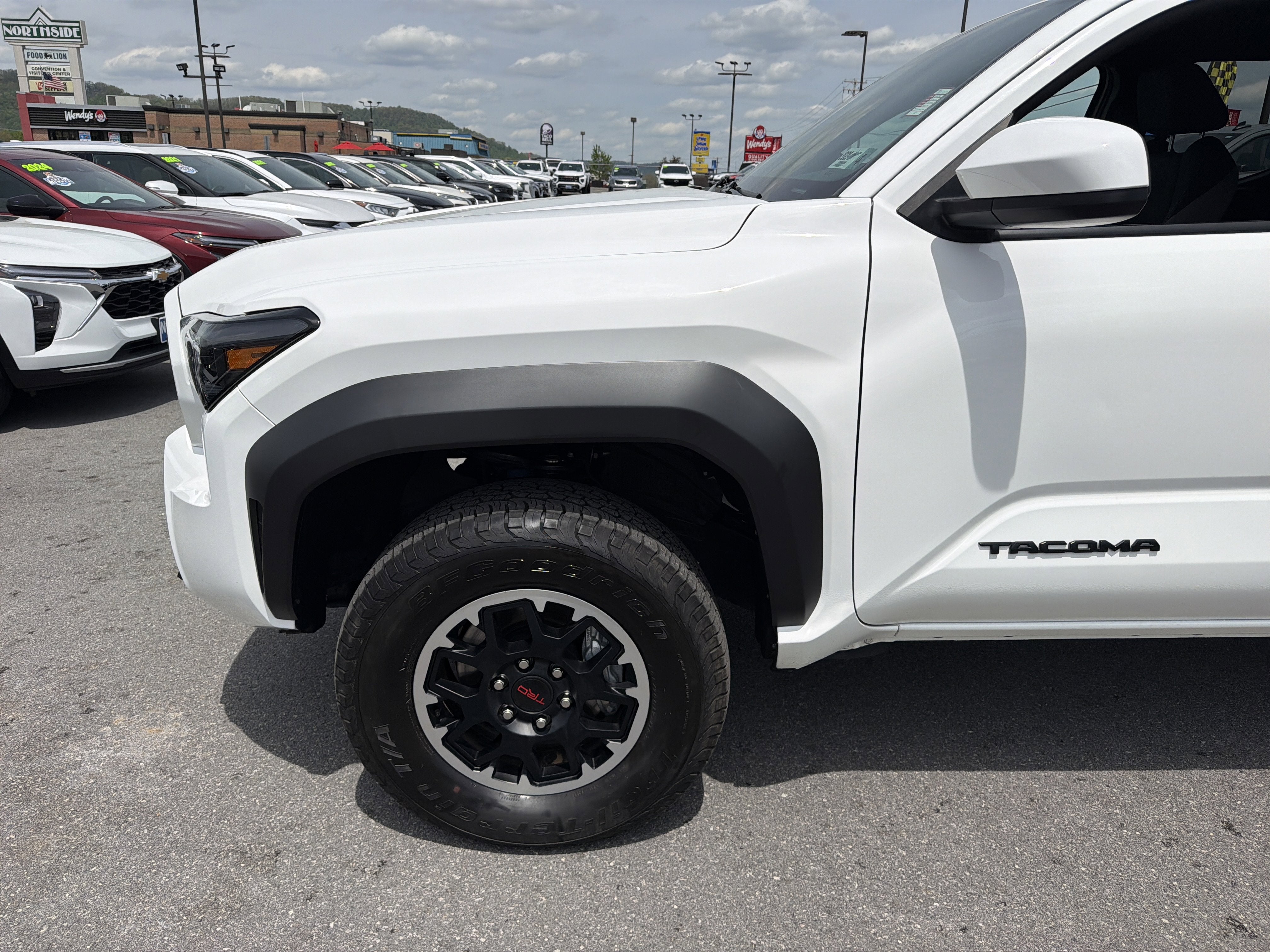 2025 Toyota Tacoma 4WD SR