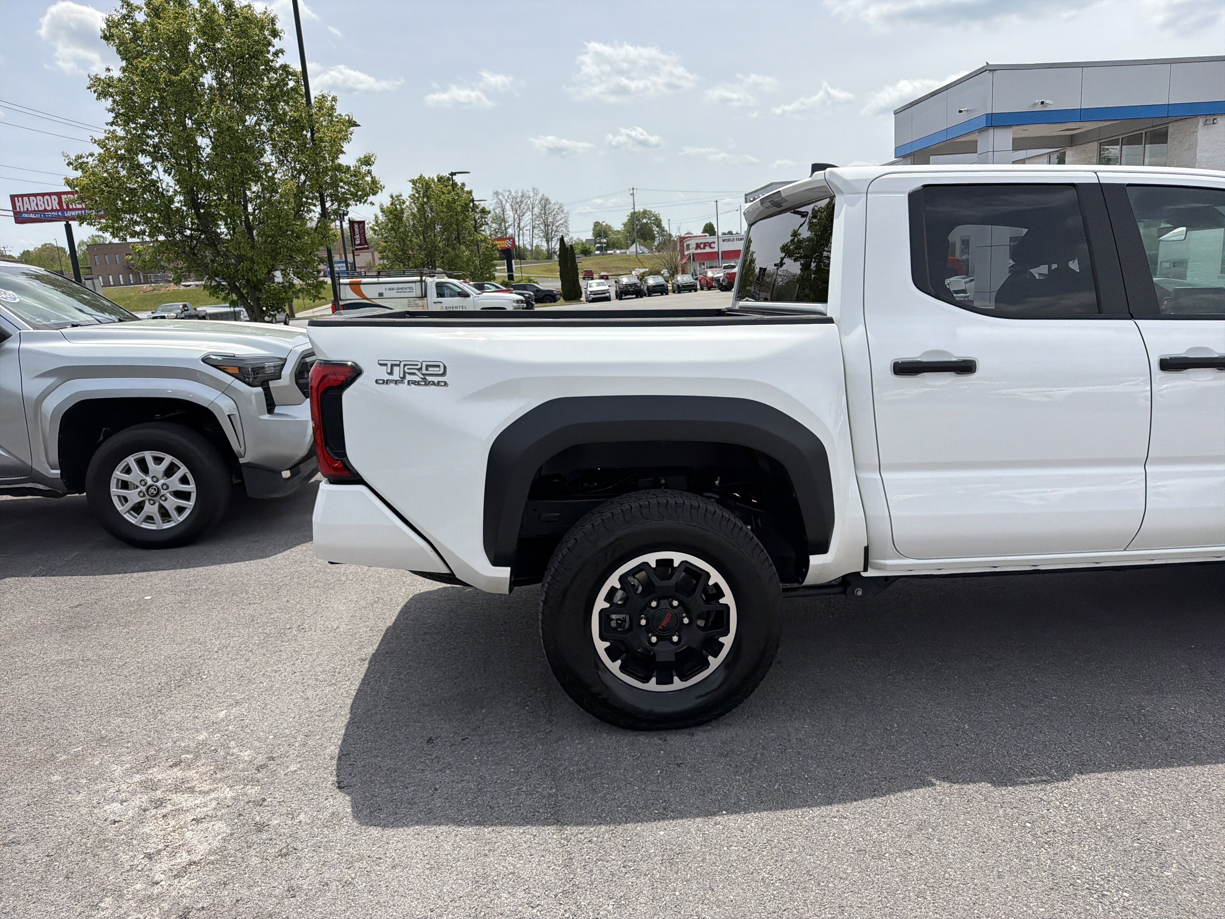 2025 Toyota Tacoma 4WD SR
