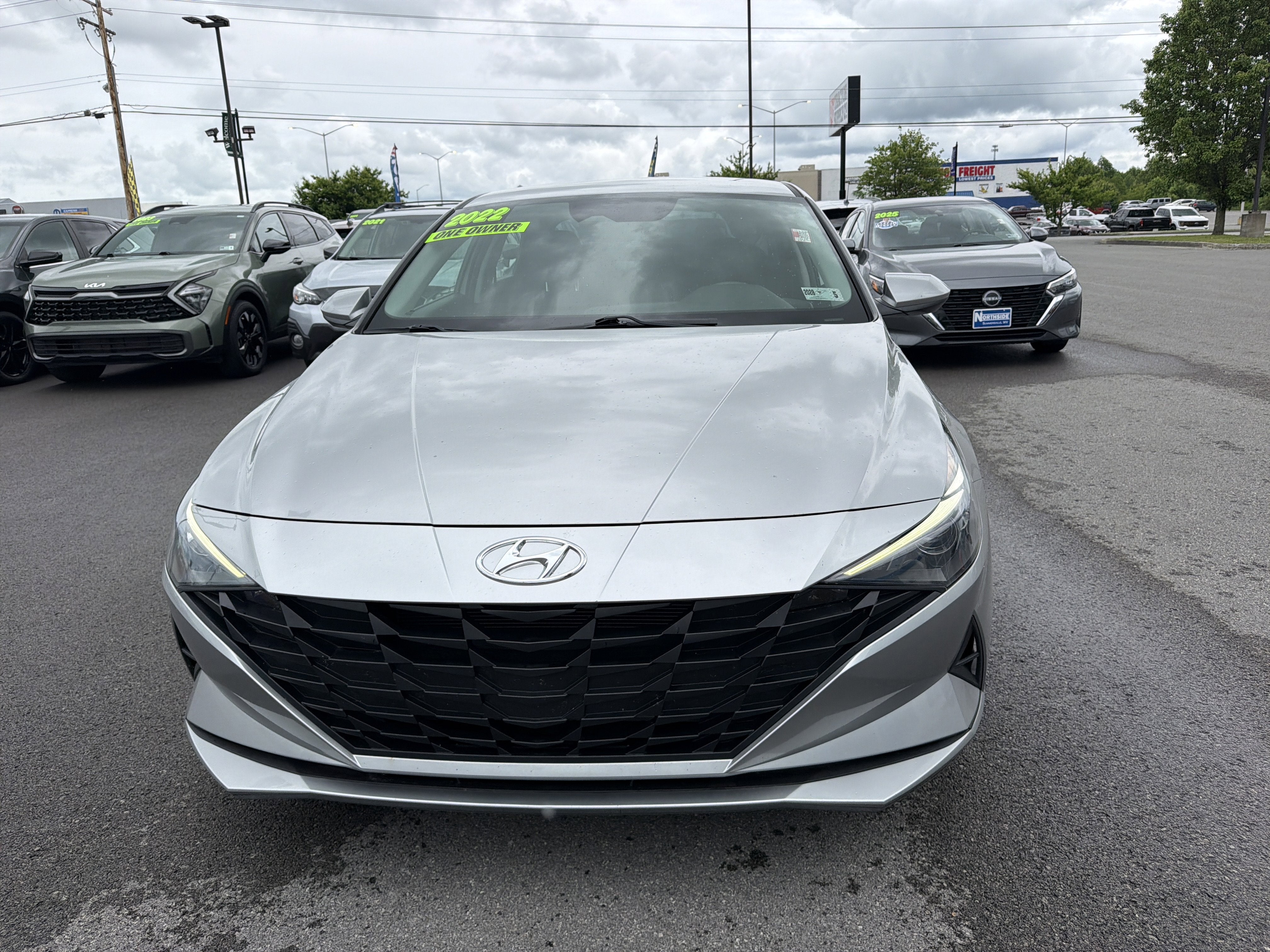 Used 2022 Hyundai Elantra SE with VIN 5NPLL4AG2NH053638 for sale in Summersville, WV