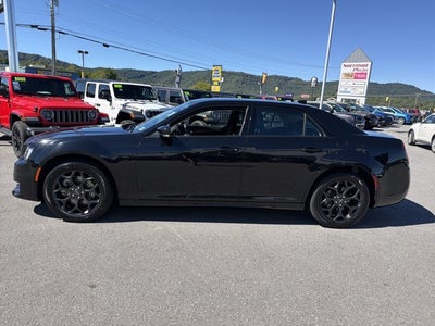 2023 Chrysler 300 Touring L