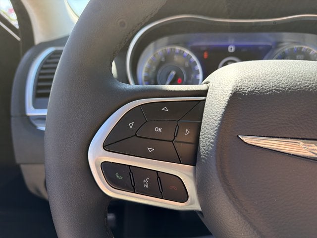 2023 Chrysler 300 Touring L