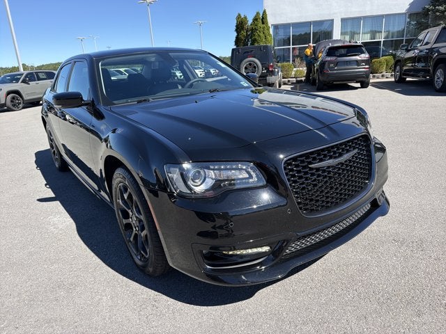 2023 Chrysler 300 Touring L