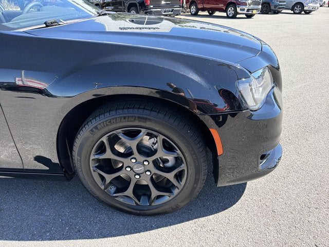 2023 Chrysler 300 Touring L