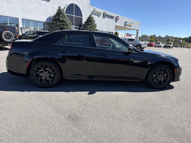 2023 Chrysler 300 Touring L