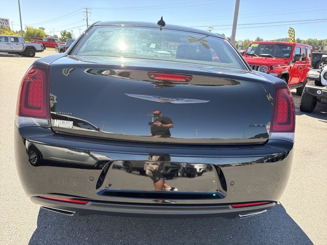 2023 Chrysler 300 Touring L