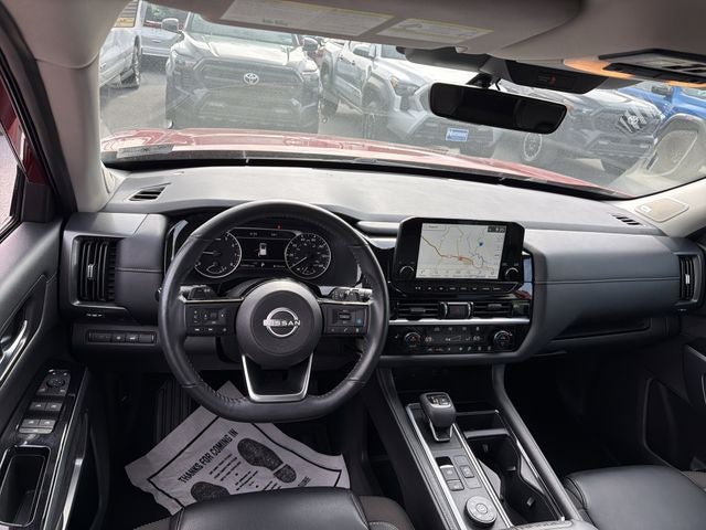 2024 Nissan Pathfinder SL