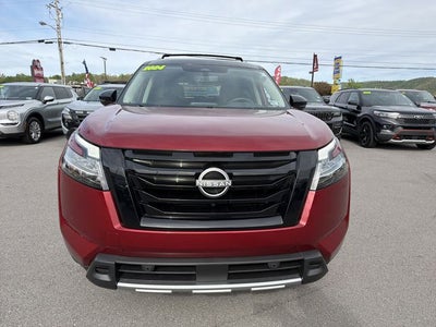 2024 Nissan Pathfinder SL