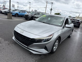 2022 Hyundai Elantra SE