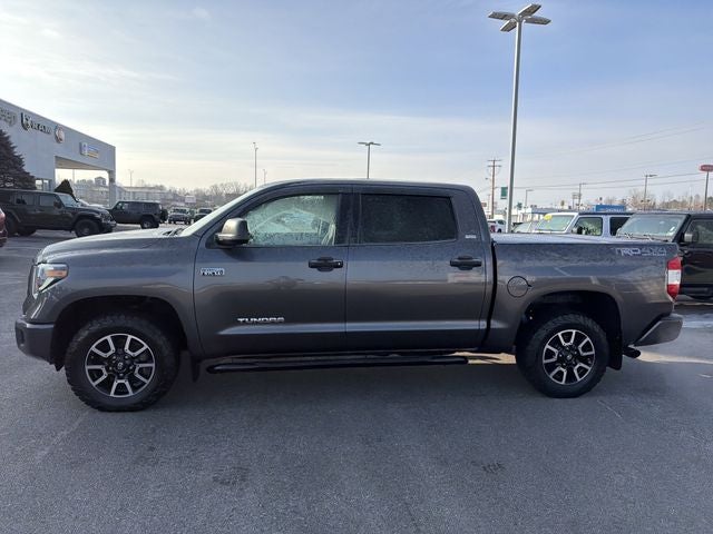 2017 Toyota Tundra SR5 5.7L V8