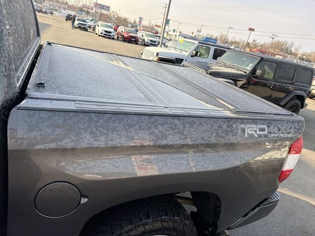 2017 Toyota Tundra SR5 5.7L V8