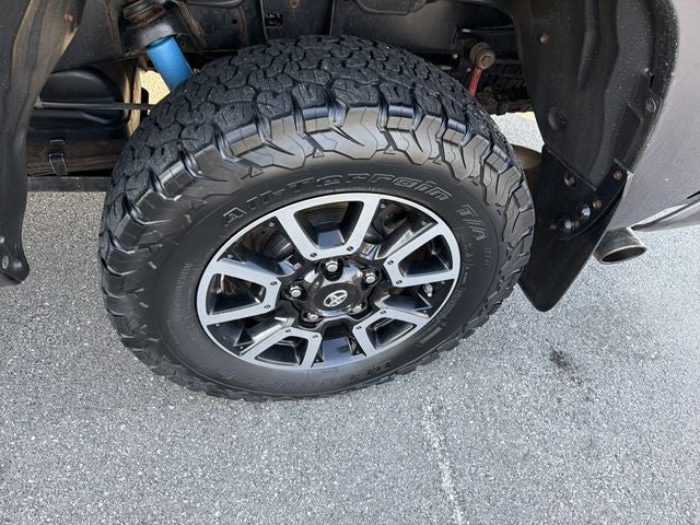 2017 Toyota Tundra SR5 5.7L V8