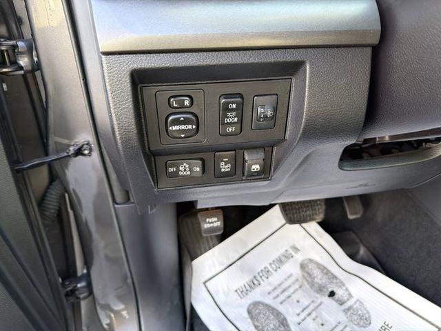 2017 Toyota Tundra SR5 5.7L V8