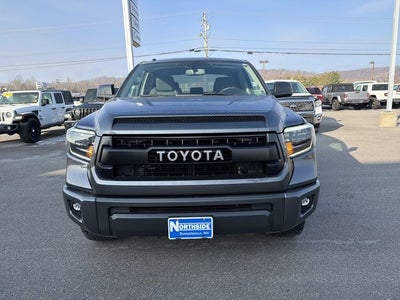 2017 Toyota Tundra SR5 5.7L V8