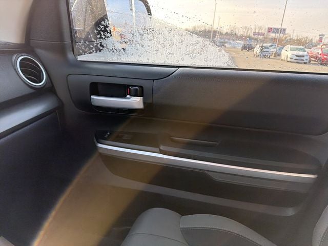 2017 Toyota Tundra SR5 5.7L V8