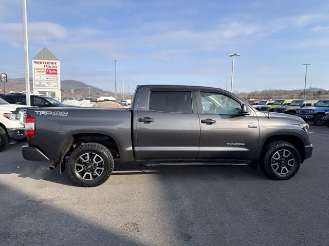 2017 Toyota Tundra SR5 5.7L V8