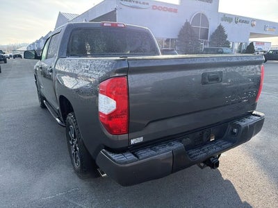 2017 Toyota Tundra SR5 5.7L V8