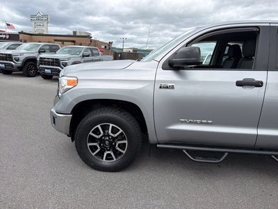 2017 Toyota Tundra 4WD SR5