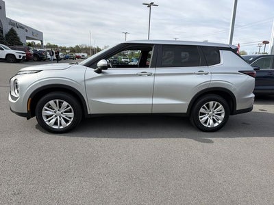 2025 Mitsubishi Outlander ES
