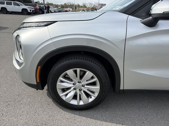 2025 Mitsubishi Outlander ES