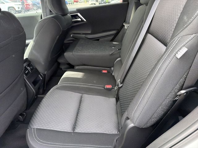 2025 Mitsubishi Outlander ES