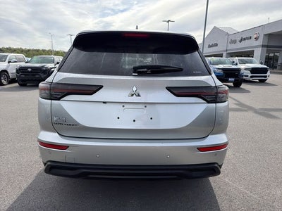 2025 Mitsubishi Outlander ES
