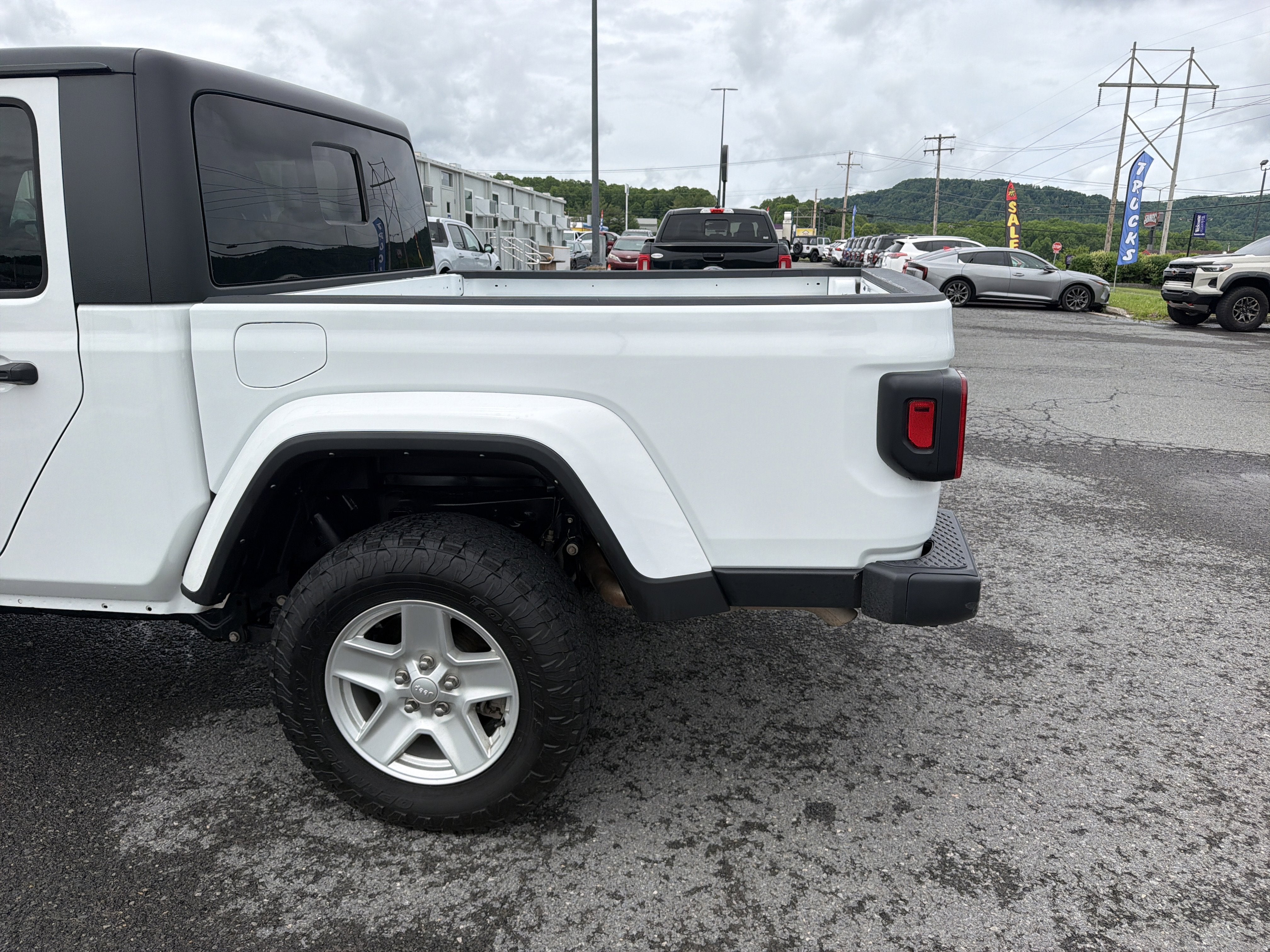 2023 Jeep Gladiator Sport S