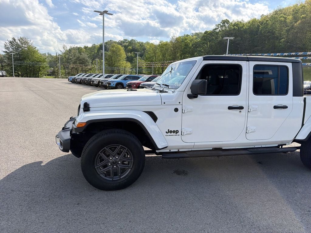 2024 Jeep Gladiator Sport