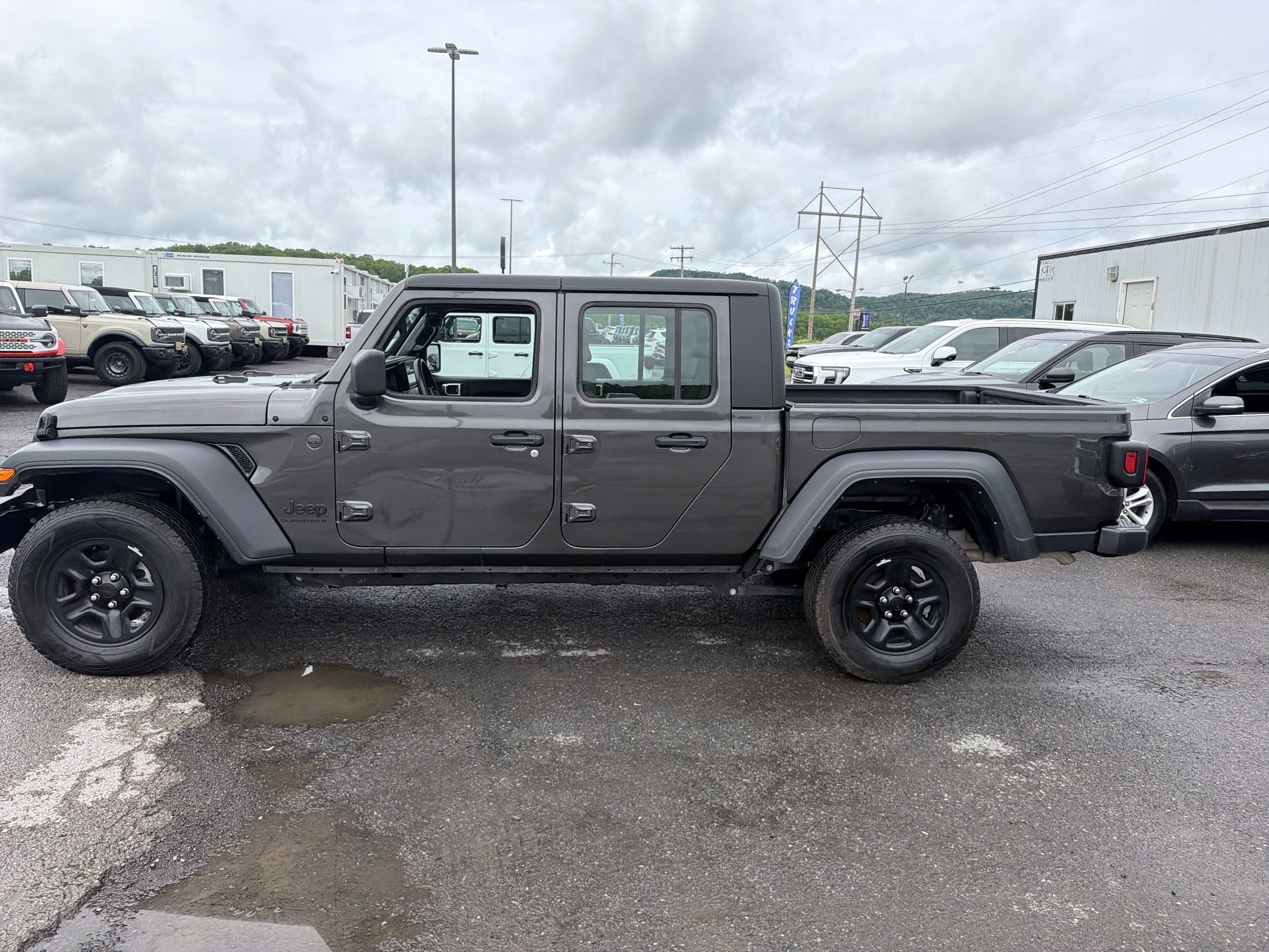 2024 Jeep Gladiator Sport