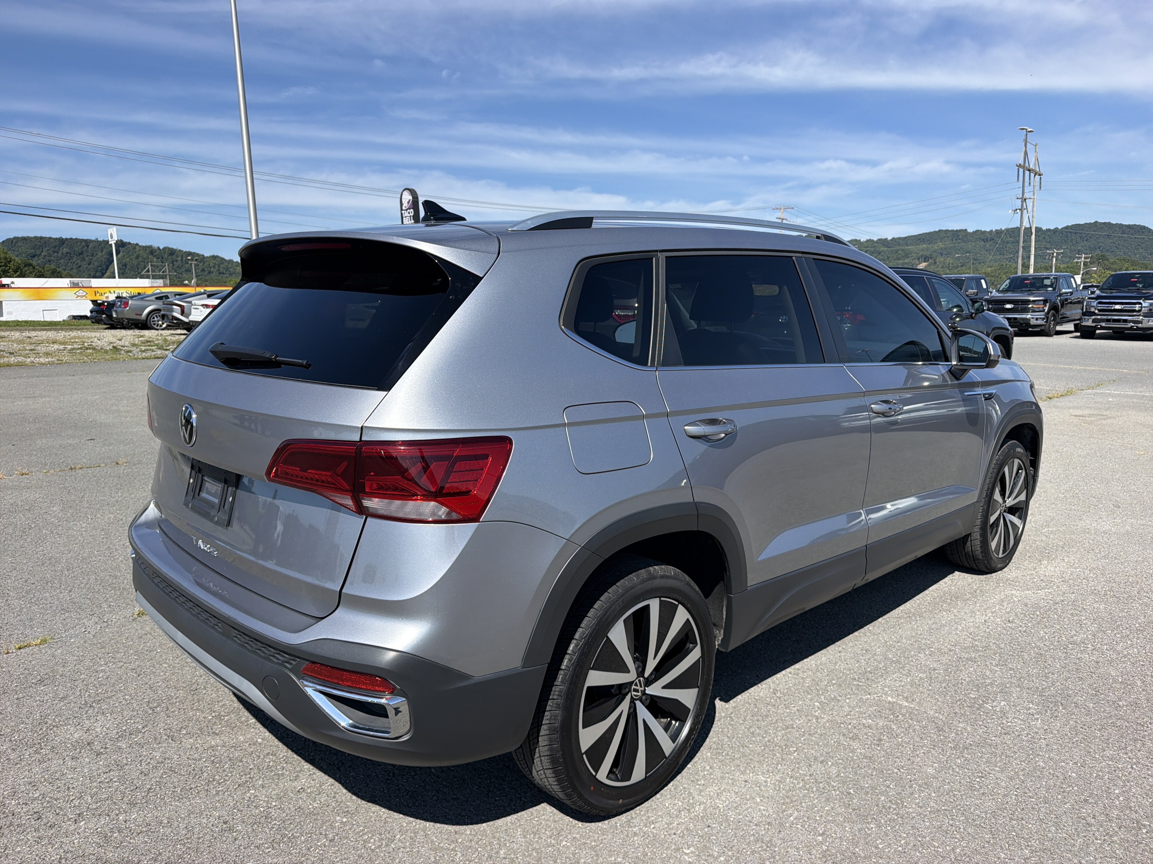 2024 Volkswagen Taos SE