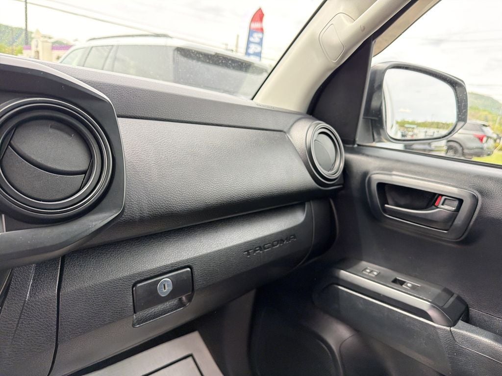 2016 Toyota Tacoma SR